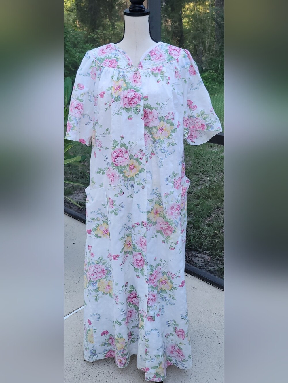 90's Leisure Life 1X Floral Duster Robe House Dress Cottagecore Pink Roses Long